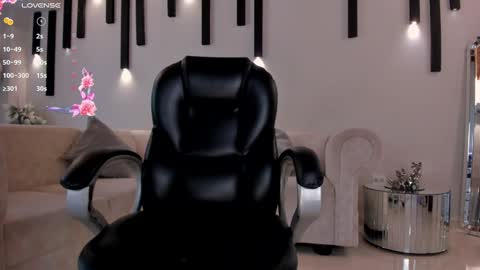 Juanita Clay online show from 01.17.25