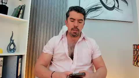 Snapshot of juank_fit45 chatting on 06.11.26 Juan k online show from 06.11.26