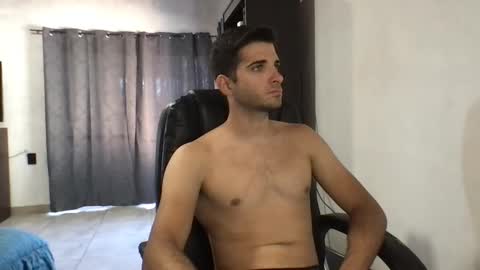 Snapshot of juanmamestre94 chatting on 02.21.25 juanmamestre94 online show from 02.21.25