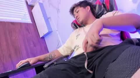 JUAN  online show from 03.25.26