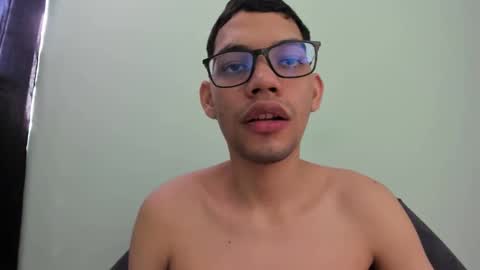 Snapshot of juansuarez204 chatting on 01.22.25 juansuarez204 online show from 01.22.25