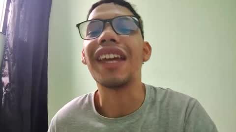 Snapshot of juansuarez204 chatting on 02.14.25 juansuarez204 online show from 02.14.25