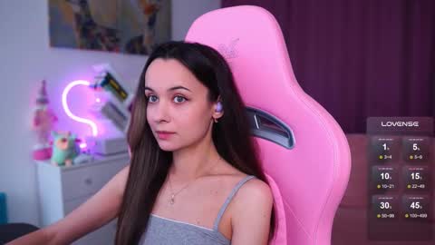 Snapshot of juicy___angel chatting on 10.23.25 Angelina online show from 10.23.25