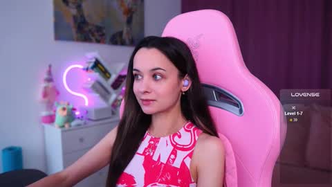 Snapshot of juicy___angel chatting on 10.24.25 Angelina online show from 10.24.25