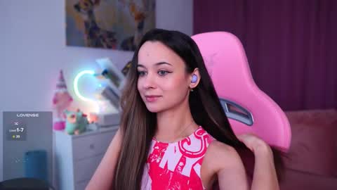 Snapshot of juicy___angel chatting on 11.13.25 Angelina online show from 11.13.25