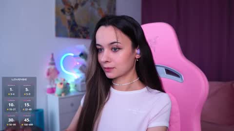 Snapshot of juicy___angel chatting on 11.25.25 Angelina online show from 11.25.25