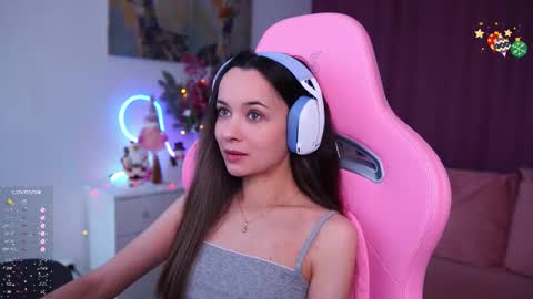 Snapshot of juicy___angel chatting on 12.15.25 Angelina online show from 12.15.25