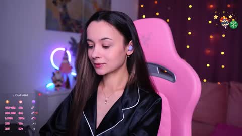 Snapshot of juicy___angel chatting on 12.20.25 Angelina online show from 12.20.25