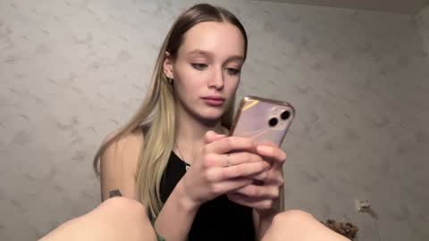 Snapshot of juicy_angels chatting on 12.22.24 alexa online show from 12.22.24