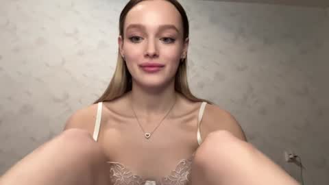 Snapshot of juicy_angels chatting on 12.24.24 alexa online show from 12.24.24