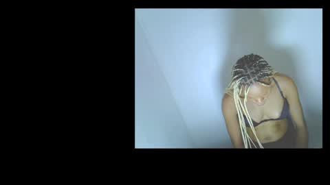 Snapshot of juicy_slut0 chatting on 05.18.26 Champaign online show from 05.18.26