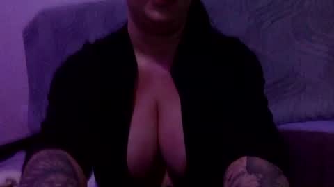 Snapshot of juicyfruitsxx chatting on 12.02.25 Tacye Ann online show from 12.02.25