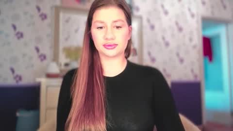 Snapshot of juicyhelenx chatting on 09.24.25 Elena online show from 09.24.25