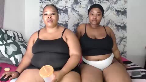 Snapshot of juicyjasminx chatting on 05.17.26 juicyjasminx online show from 05.17.26