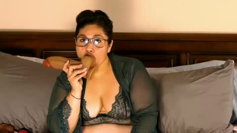 Juicy Teacher online show from 03.16.26