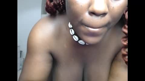 Snapshot of juicyxxxboobs chatting on 11.25.25 juicyxxxboobs online show from 11.25.25