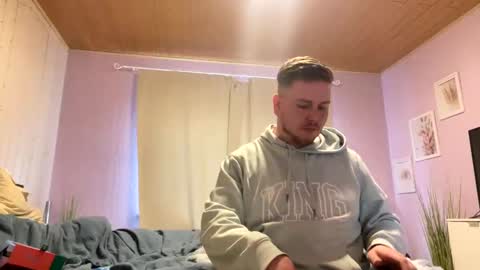 jules0612 online show from 02.20.25