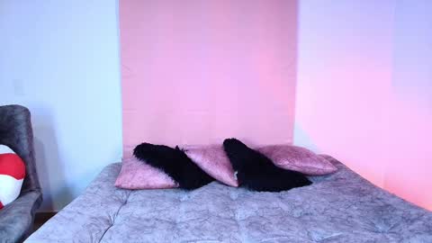 Jules and Gia online show from 11.24.25