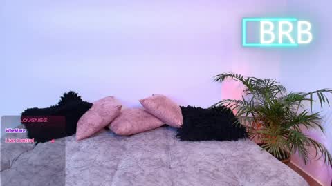 Jules and Gia online show from 04.05.26