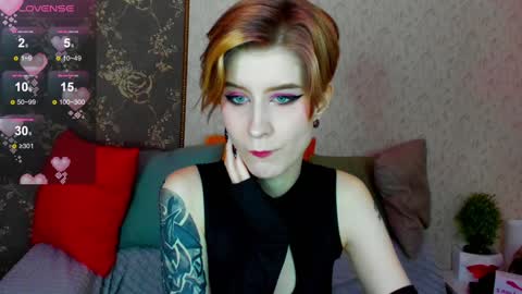 Snapshot of julescrown chatting on 12.06.24 Jules online show from 12.06.24