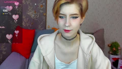 Snapshot of julescrown chatting on 12.08.24 Jules online show from 12.08.24