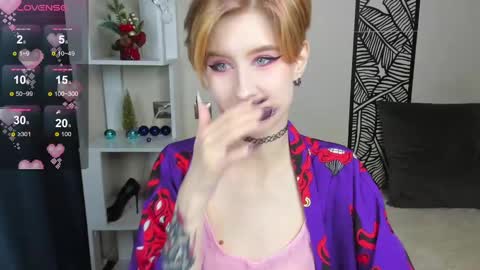 Snapshot of julescrown chatting on 12.14.24 Jules online show from 12.14.24