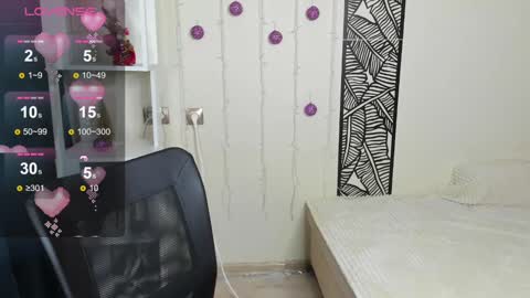 Snapshot of julescrown chatting on 12.23.24 Jules online show from 12.23.24