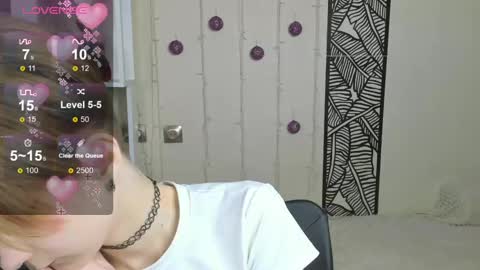 Snapshot of julescrown chatting on 12.28.24 Jules online show from 12.28.24