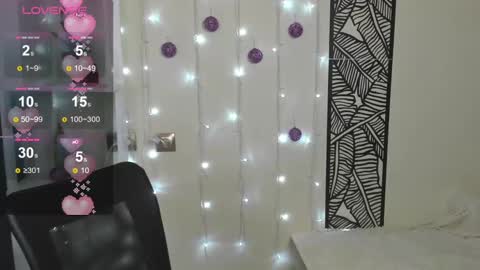 Snapshot of julescrown chatting on 12.29.24 Jules online show from 12.29.24