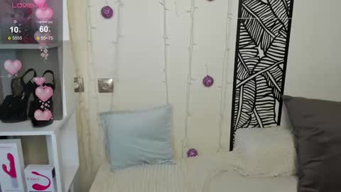 Snapshot of julescrown chatting on 01.11.25 Jules online show from 01.11.25