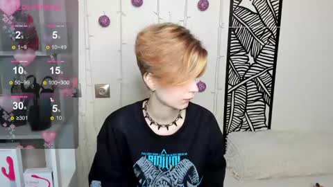 Snapshot of julescrown chatting on 01.13.25 Jules online show from 01.13.25