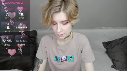 Snapshot of julescrown chatting on 02.11.25 Jules online show from 02.11.25