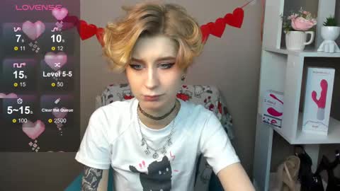 Snapshot of julescrown chatting on 02.17.25 Jules online show from 02.17.25