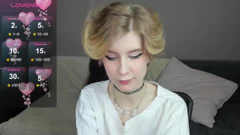 Snapshot of julescrown chatting on 02.21.25 Jules online show from 02.21.25