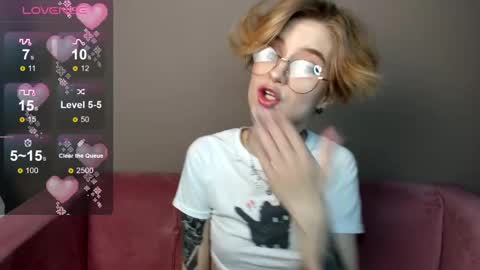 Snapshot of julescrown chatting on 02.28.25 Jules online show from 02.28.25