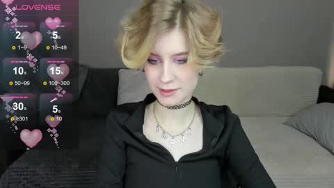 Snapshot of julescrown chatting on 03.02.25 Jules online show from 03.02.25