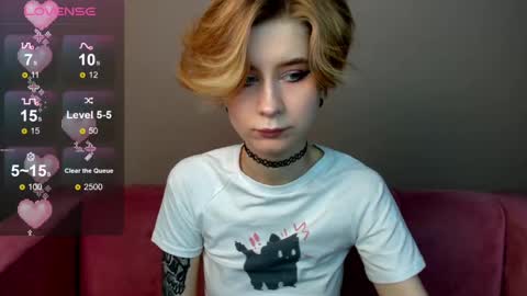 Snapshot of julescrown chatting on 03.10.25 Jules online show from 03.10.25