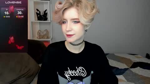 Snapshot of julescrown chatting on 09.15.25 Jules online show from 09.15.25