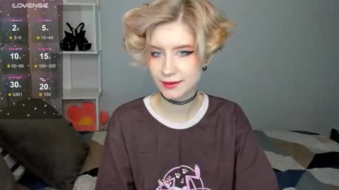 Snapshot of julescrown chatting on 09.26.25 Jules online show from 09.26.25