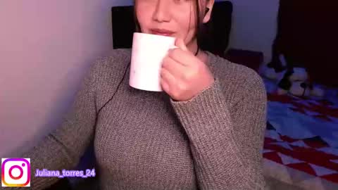 Snapshot of juli_69 chatting on 12.18.24  Juliana Torres  online show from 12.18.24