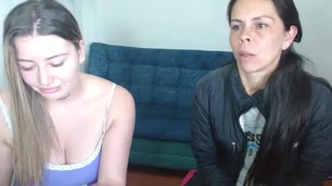 Snapshot of juli_69 chatting on 09.13.25  Juliana Torres  online show from 09.13.25