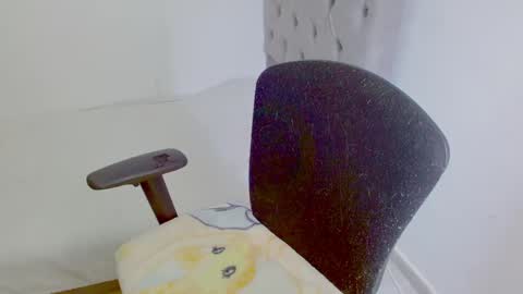 Snapshot of juli_69 chatting on 09.15.25  Juliana Torres  online show from 09.15.25