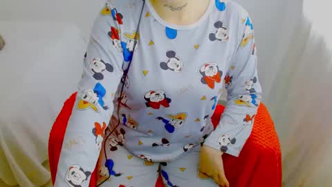 Snapshot of juli_69 chatting on 09.18.25  Juliana Torres  online show from 09.18.25