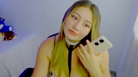 Snapshot of juli_69 chatting on 09.23.25  Juliana Torres  online show from 09.23.25