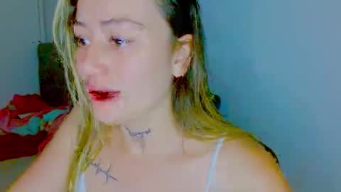 Snapshot of juli_69 chatting on 10.21.25  Juliana Torres  online show from 10.21.25