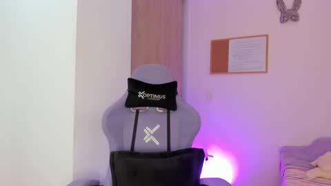 juli_santos_22 online show from 01.30.25