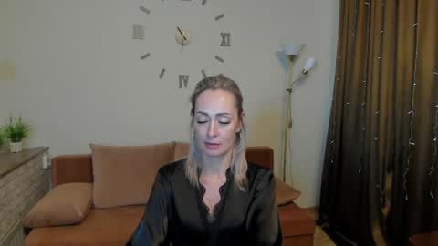 julia__cherry_ online show from 12.29.24