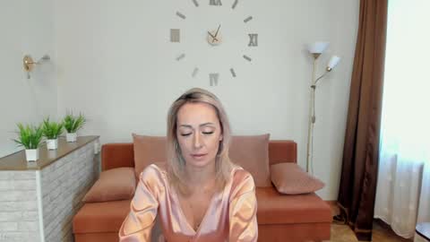 julia__cherry_ online show from 01.22.25