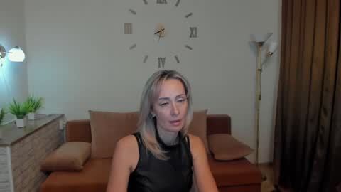 julia__cherry_ online show from 02.07.25