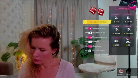 julia_giulia online show from 02.04.26
